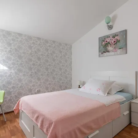 Croatia Apartment *